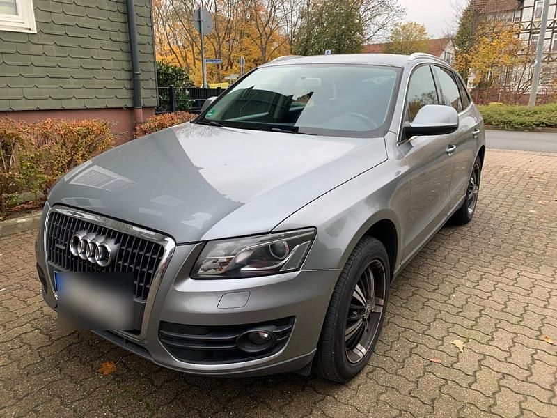 Grau Gebraucht 2009 Audi Q5 SUV | 6.900 € (Superpreis) - Bild 1/4