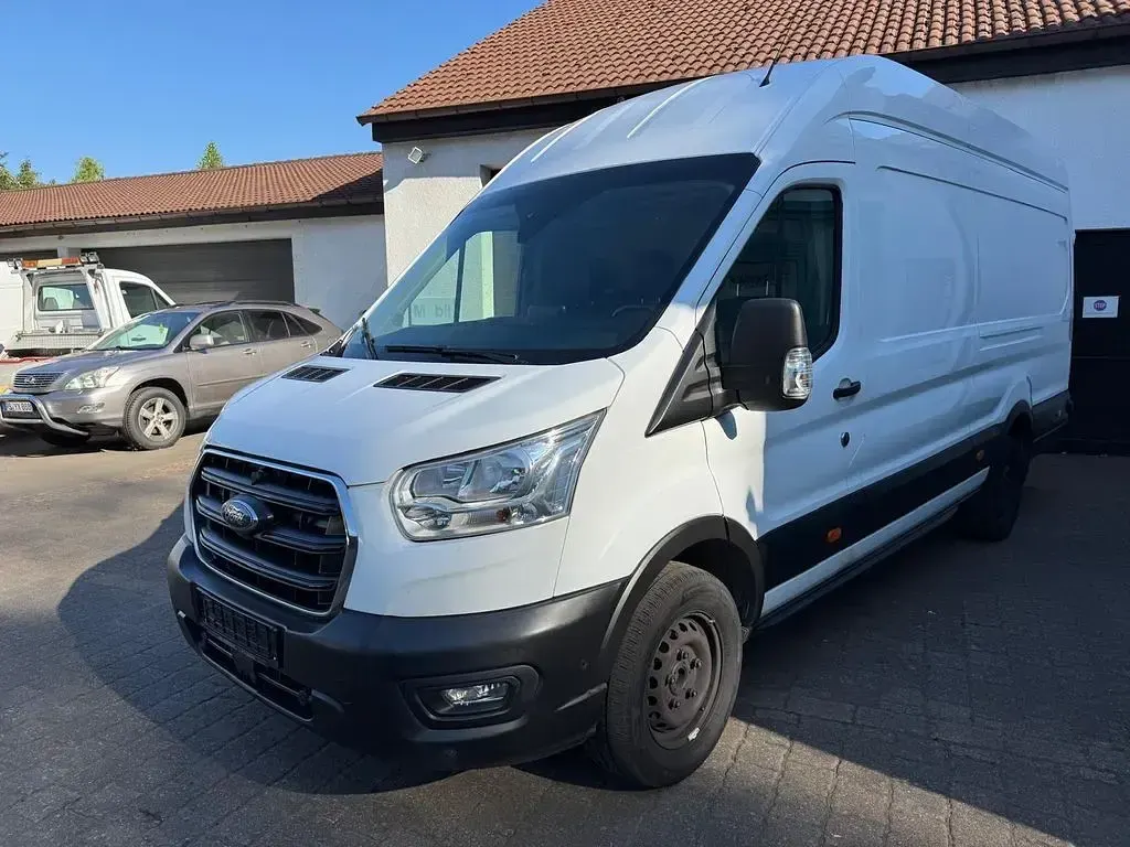 Gebraucht Ford Transit Trend 131 PS (96 kW) 2022 Weiß Van / Kleinbus
