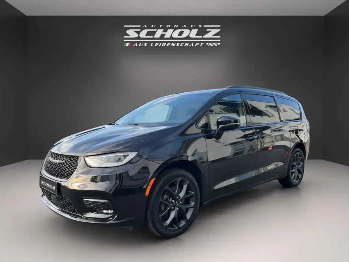 Używany Chrysler Pacifica Touring 291 KM (214 kW) 2023 Czarny SUV