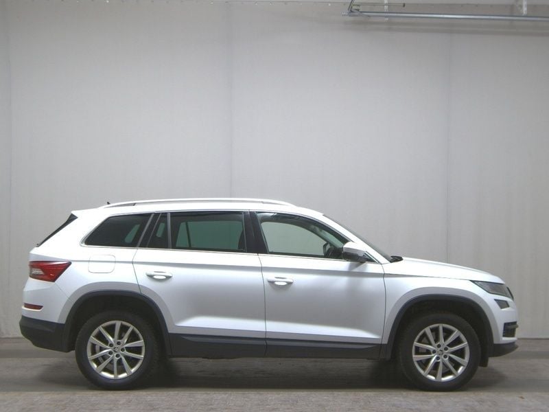 Weiss Gebraucht 2021 Skoda Kodiaq Style SUV | 20.990 € (Superpreis) - Bild 1/4