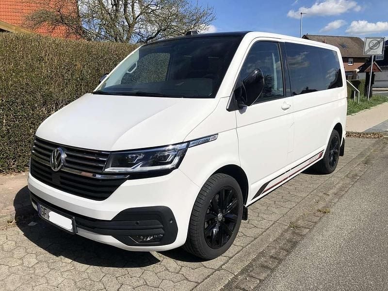 Gebraucht VW Multivan Edition 150 PS (110 kW) 2020 Weiß Van / Kleinbus