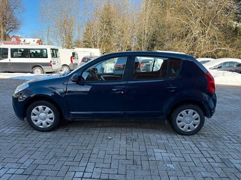 Gebraucht Dacia Sandero Lauréate 75 PS (55 kW) 2012 Blau Limousine