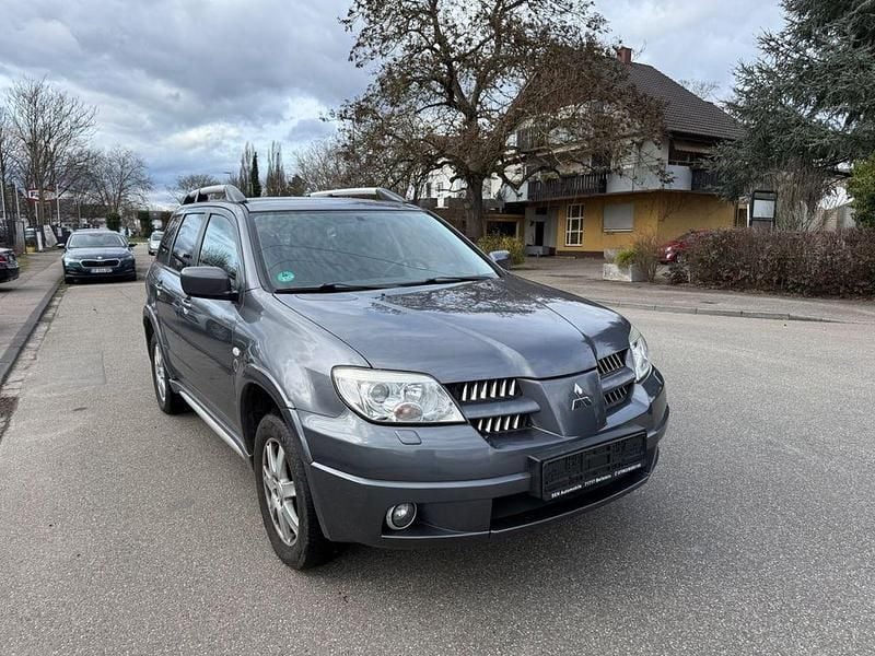Gebraucht Mitsubishi Outlander 160 PS (117 kW) 2007 Grau SUV