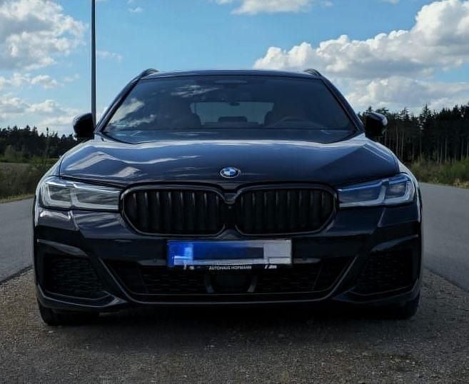 Schwarz Gebraucht 2021 BMW 540 M Sport Kombi | 44.300 € (Etwas zu teuer) - Bild 1/4
