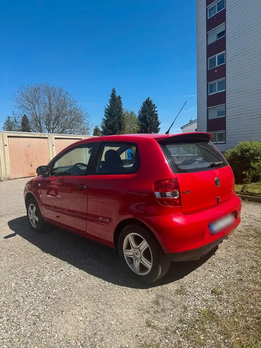 Gebraucht VW Fox 54 PS (39 kW) 2010 Rot Kleinwagen
