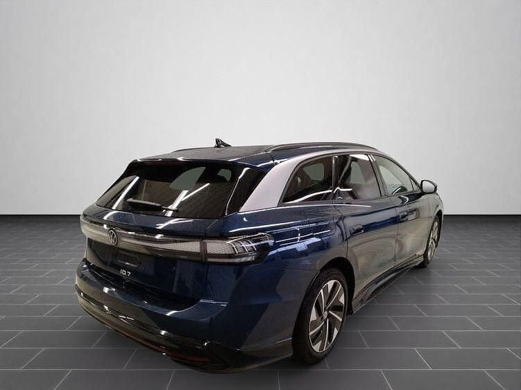 Gebraucht VW ID.7 Pro 210 kW (286 PS) 2025 Aquamarinblau metallic (metallic) Kombi