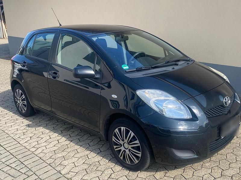 Schwarz Gebraucht 2009 Toyota Yaris Kleinwagen | 2.380 € (Guter Preis) - Bild 1/4