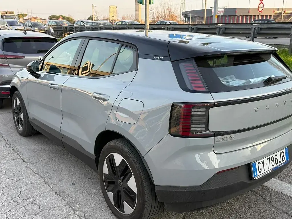 Gebraucht Volvo EX30 Plus 75 kW (102 PS) 2025 Grau SUV