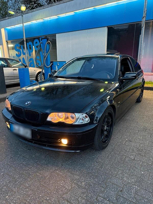 Gebraucht BMW 320 150 PS (110 kW) 2000 Schwarz Coupé