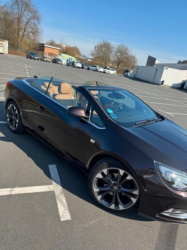 Braun Gebraucht 2017 Opel Cascada Cabrio | 11.300 € (Etwas zu teuer) - Bild 1/4