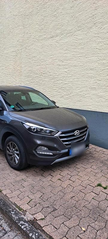 Braun Gebraucht 2017 Hyundai Tucson SUV | 15.999 € (Etwas zu teuer) - Bild 1/4