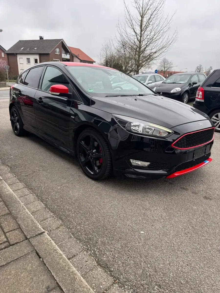 Gebraucht Ford Focus ST-Line 182 PS (133 kW) 2016 Schwarz Limousine