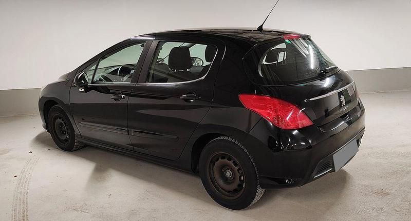 Gebraucht Peugeot 308 120 PS (88 kW) 2011 Schwarz Limousine