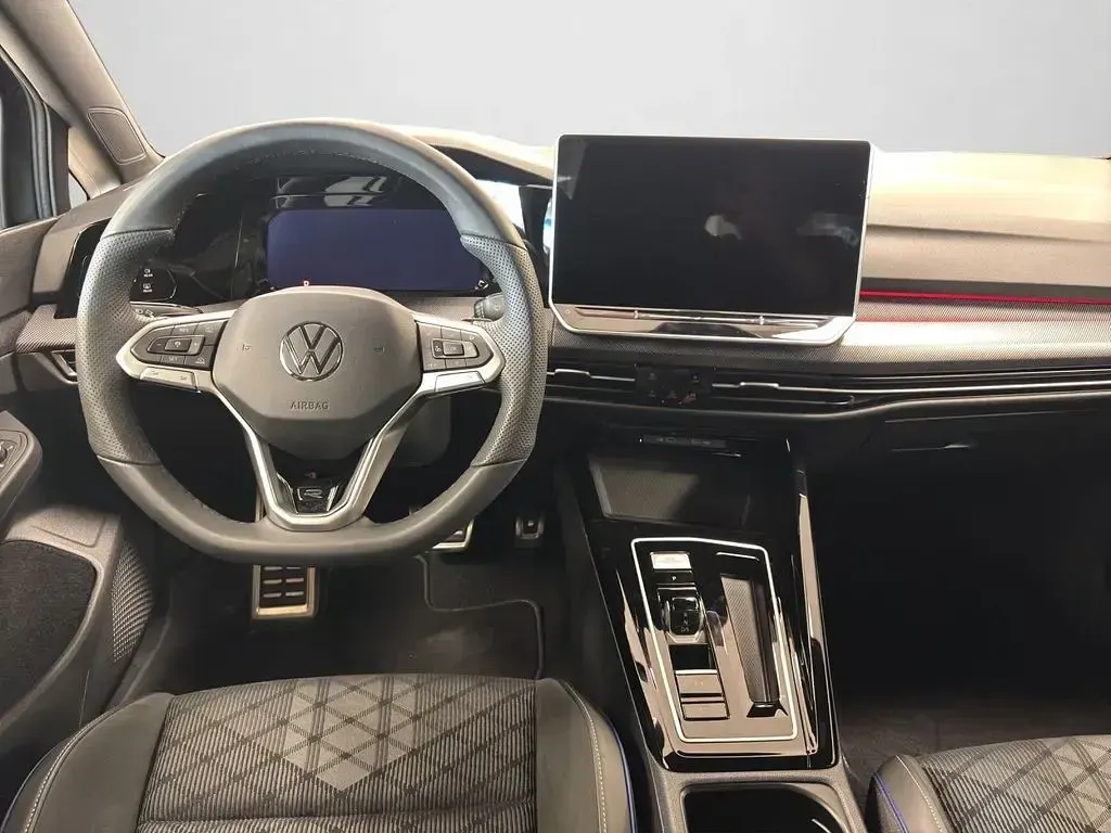 Gebraucht VW Golf VIII R-line 150 PS (110 kW) 2025 Uranograu Kombi