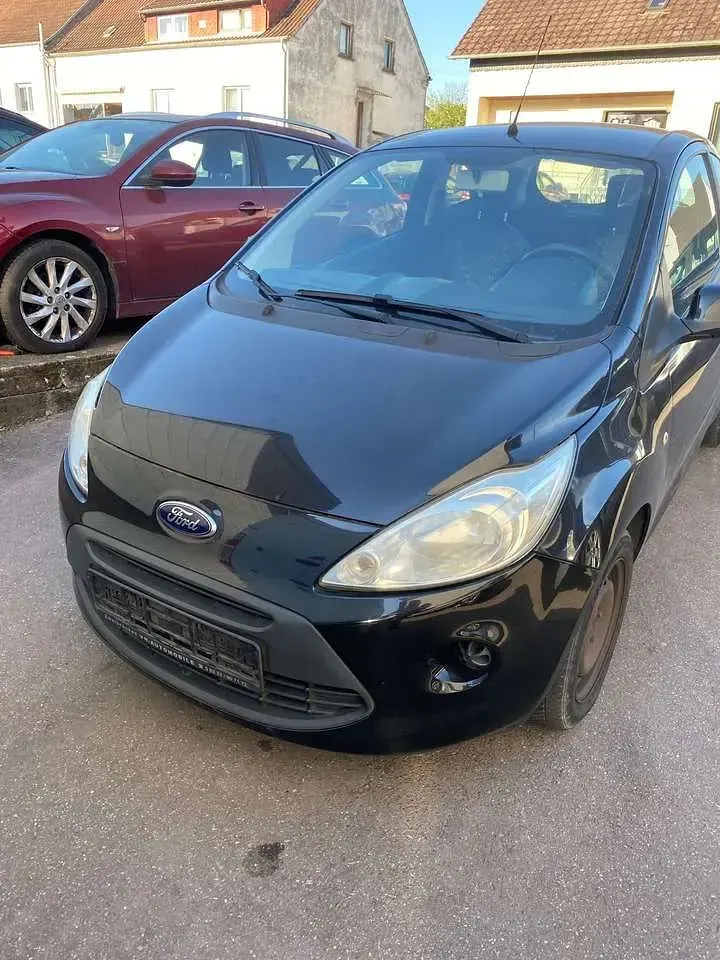 Gebraucht Ford Ka Trend 69 PS (50 kW) 2012 Midnightschwarz metallic Kleinwagen
