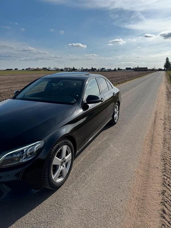 Gebraucht Mercedes C220 194 PS (142 kW) 2020 Schwarz Limousine