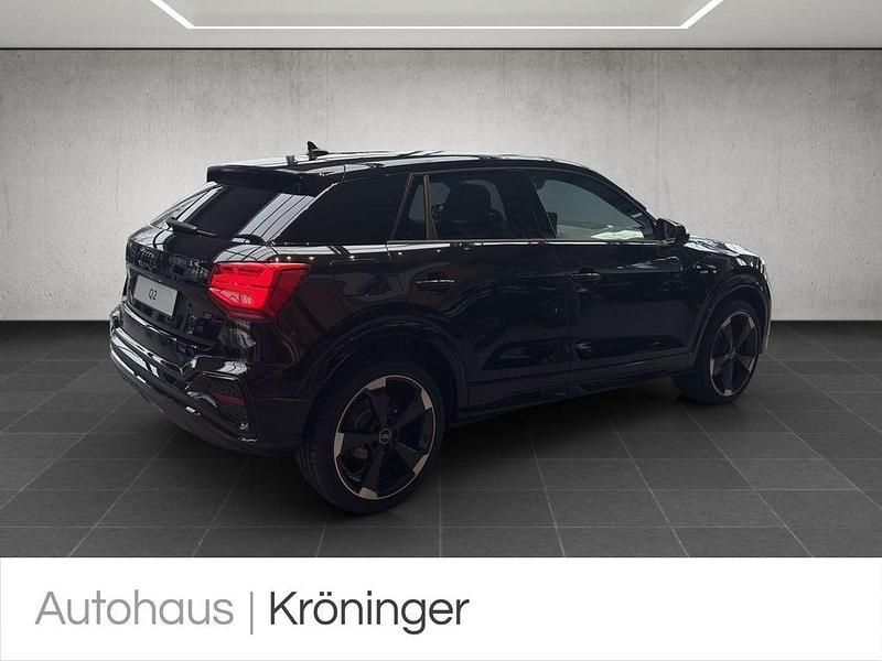Neu Audi Q2 S-Line 150 PS (110 kW) 2025 Schwarz SUV