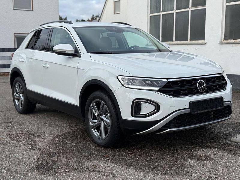 Weiß Gebraucht 2024 VW T-Roc Life SUV | 23.888 € (Superpreis) - Bild 1/4