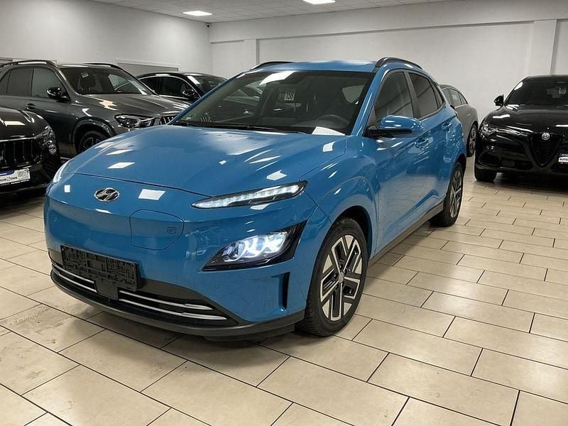 Hellblau Gebraucht 2022 Hyundai Kona Trend SUV | 19.870 € (Guter Preis) - Bild 1/4