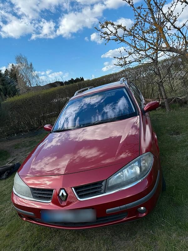 Gebraucht Renault Laguna II 135 PS (99 kW) 2006 Rot Kombi