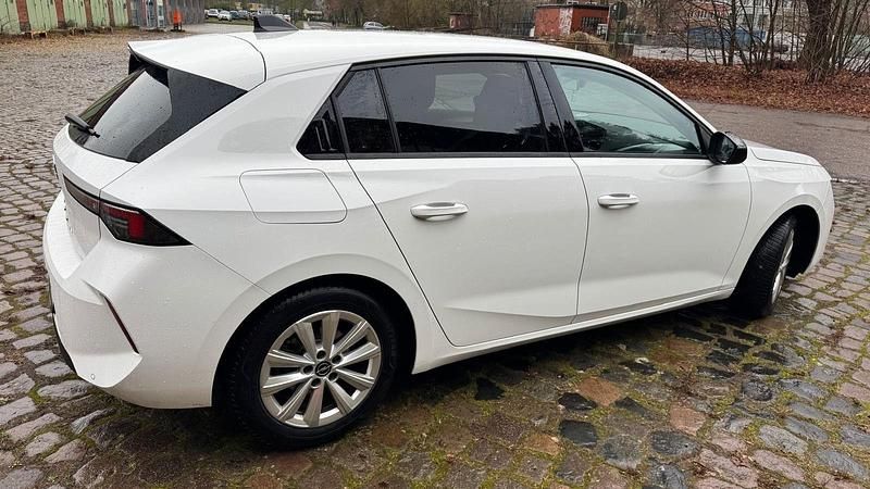 Gebraucht Opel Astra Business Edition 131 PS (96 kW) 2023 Weiß Limousine