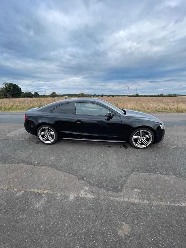 Używany Audi A5 S-Line 190 KM (139 kW) 2011 Czarny Coupe