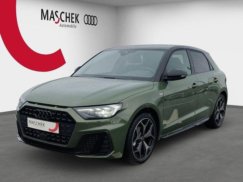 Neu Audi A1 S-Line 150 PS (110 kW) 2026 Distriktgrün metallic Kleinwagen