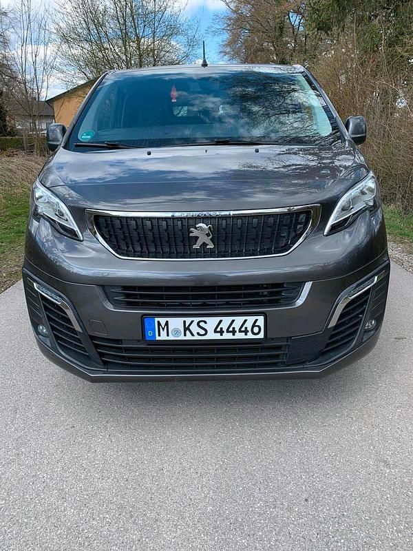 Gebraucht Peugeot Expert 176 PS (129 kW) 2021 Grau Van