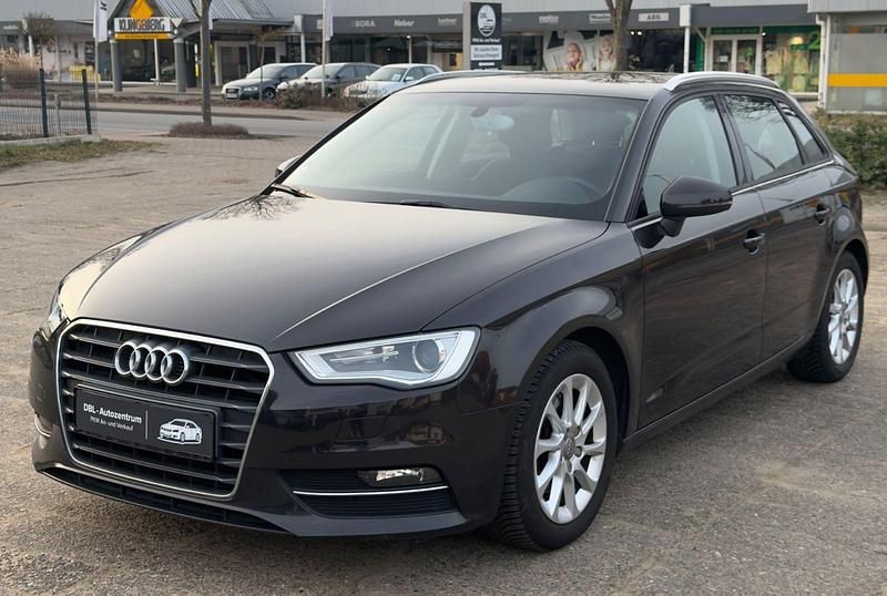 Gebraucht Audi A3 Attraction 150 PS (110 kW) 2014 Braun Limousine