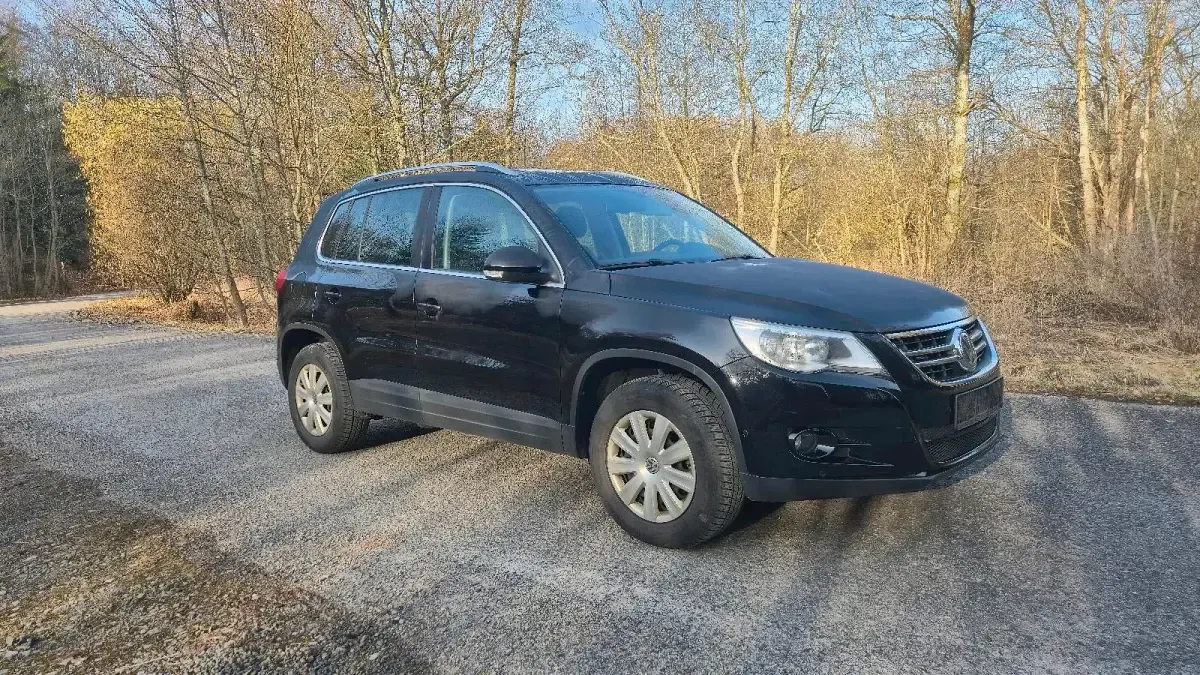 Second-hand VW Tiguan Team 170 CP (125 kW) 2011 Negru SUV