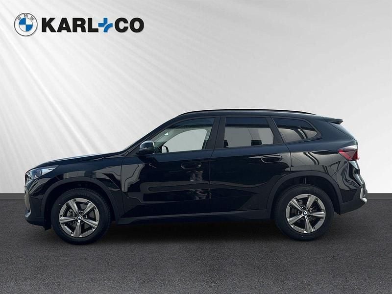 Schwarz Gebraucht 2023 BMW X1 Efficient Dynamics SUV | 35.880 € (Superpreis) - Bild 1/4