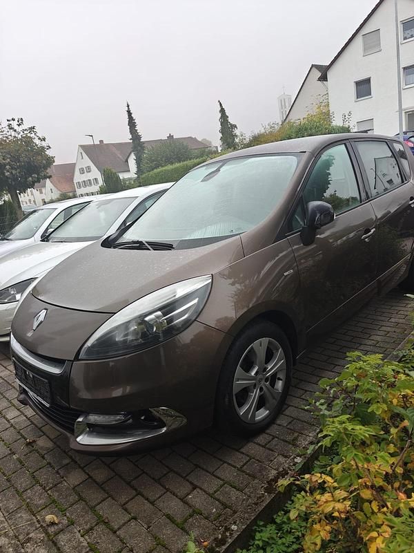 Gebraucht Renault Mégane 130 PS (95 kW) 2012 Braun Limousine