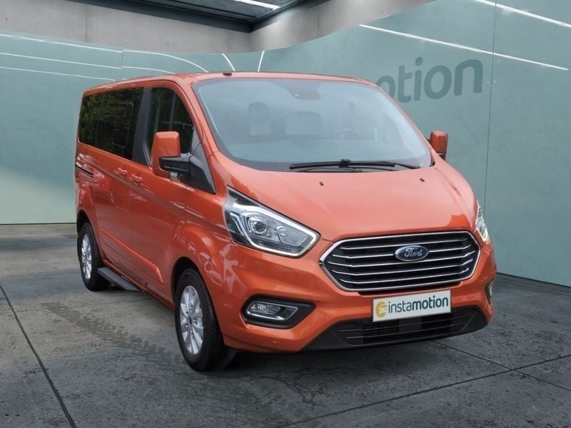 Orange Gebraucht 2019 Ford Tourneo Titanium Kombi | 33.550 € (Etwas zu teuer) - Bild 1/4