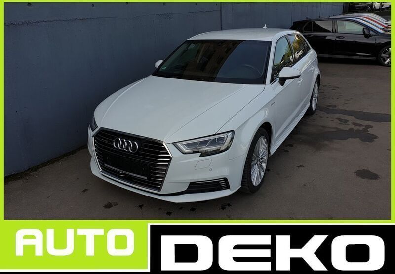Weiß Gebraucht 2017 Audi A3 e-tron Design Kleinwagen | 16.470 € (Guter Preis) - Bild 1/4