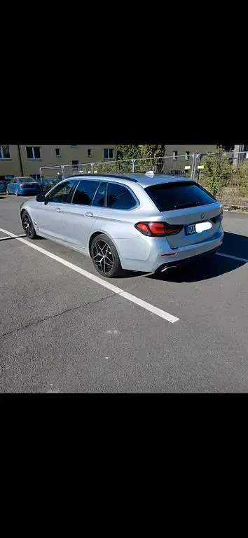 Używany BMW 530 286 KM (210 kW) 2021 Srebrny Kombi