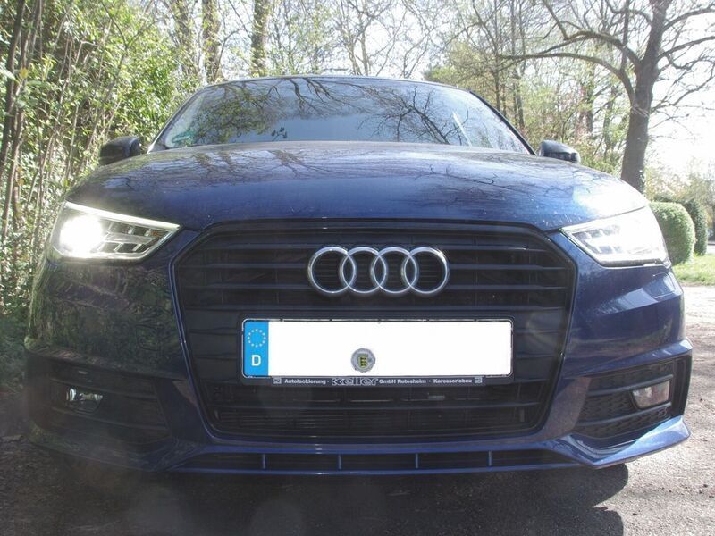 Blau Gebraucht 2015 Audi A1 Sportback Sport Kleinwagen | 13.490 € (Fairer Preis) - Bild 1/4