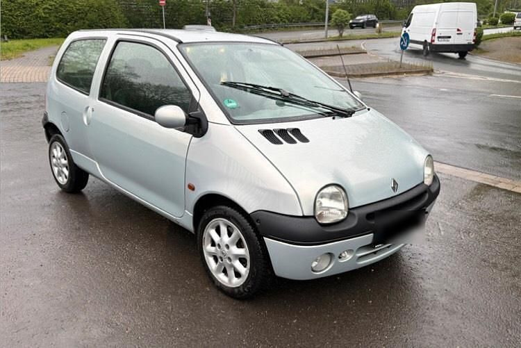 Second-hand Renault Twingo Initiale 75 CP (55 kW) 2002 Argintiu Hatchback