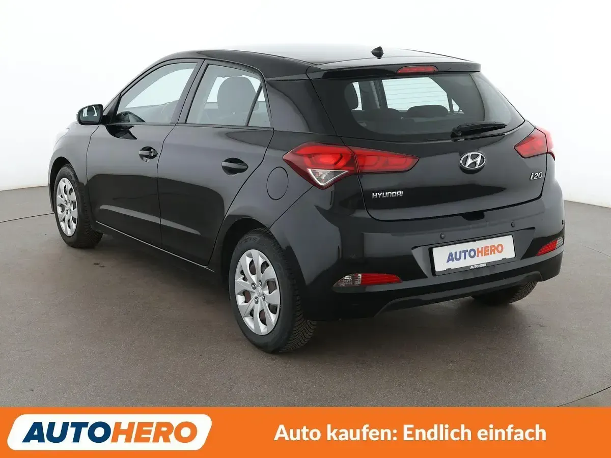 Gebraucht Hyundai i20 Classic 75 PS (55 kW) 2016 Schwarz Kleinwagen