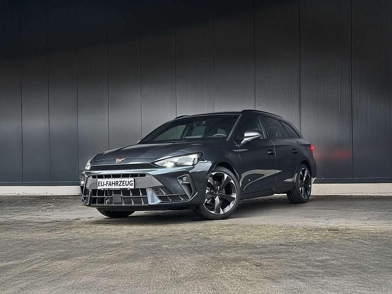 Grau ("magnetic tech") Gebraucht 2024 Cupra Leon Kombi | 31.990 € (Guter Preis) - Bild 1/4