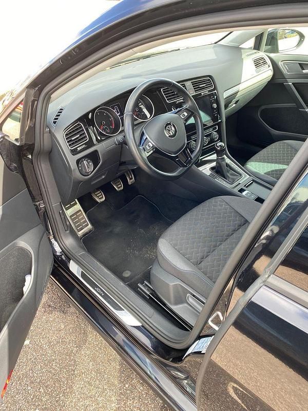 Gebraucht VW Golf VII Join 116 PS (85 kW) 2018 Schwarz Limousine