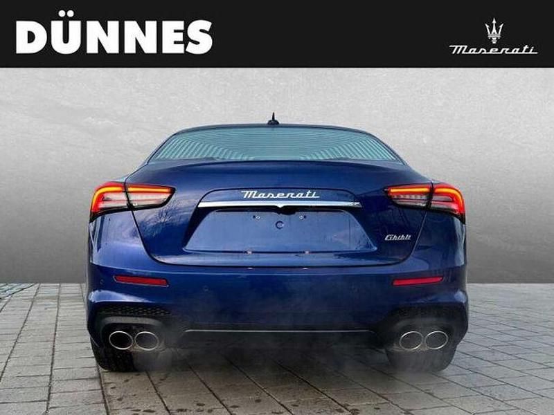 Gebraucht Maserati Ghibli 349 PS (256 kW) 2022 Blau (blu emozione mica) Coupé