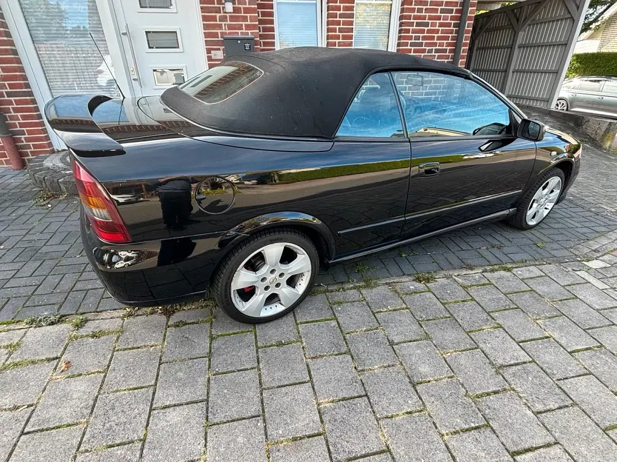 Gebraucht Opel Astra 147 PS (108 kW) 2005 Schwarz Cabrio
