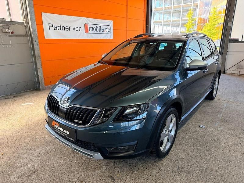 Grau Gebraucht 2017 Skoda Octavia Scout 4x4 Kombi | 14.999 € (Fairer Preis) - Bild 1/4