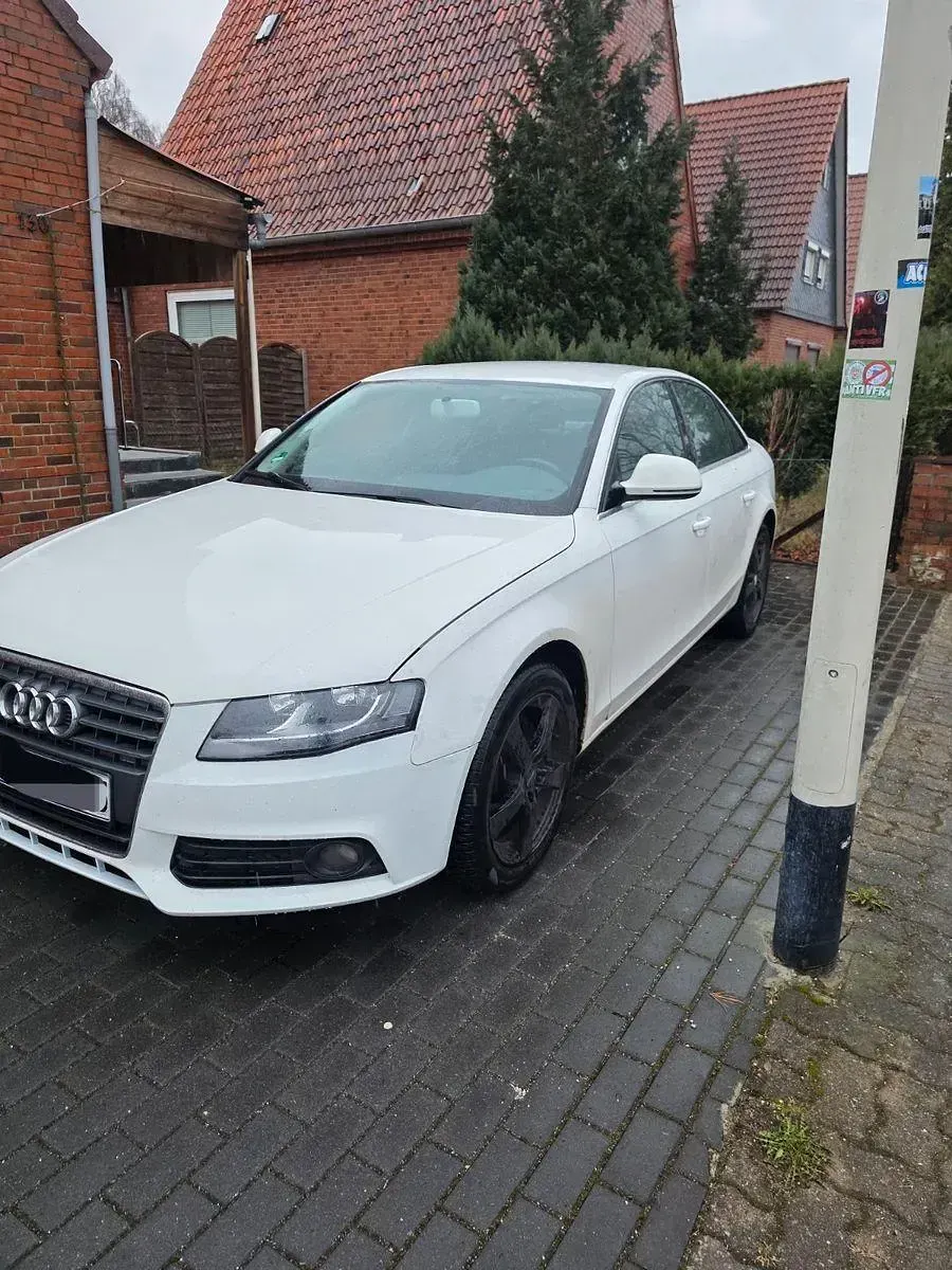 Używany Audi A4 Ambition 120 KM (88 kW) 2008 Biały Sedan/Limuzyna