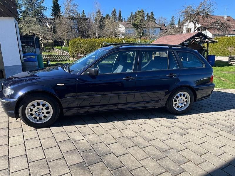 Blau Gebraucht 2005 BMW 316 Kombi | 1.500 € (Fairer Preis) - Bild 1/4