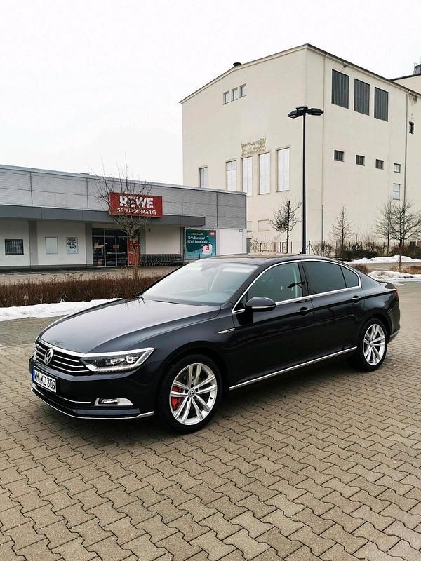 Schwarz Gebraucht 2015 VW Passat Limousine | 16.750 € (Teuer) - Bild 1/4