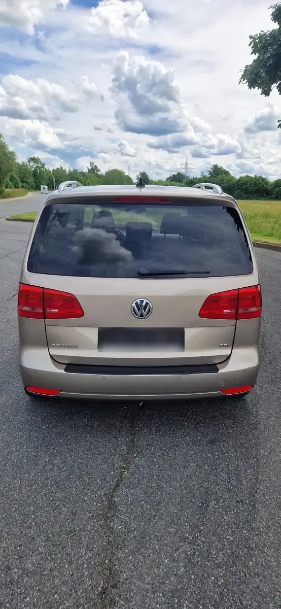 Gebraucht VW Touran Style 105 PS (77 kW) 2012 Gold Van / Kleinbus