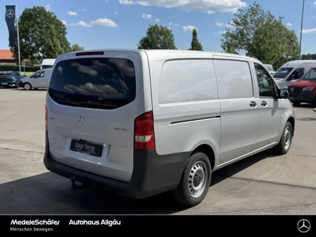 Gebraucht Mercedes Vito 163 PS (119 kW) 2021 Brillantsilber (metallic) Van