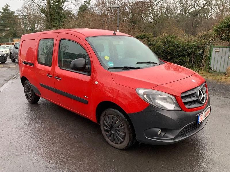 Gebraucht Mercedes Citan 111 110 PS (80 kW) 2017 Rot Van / Kleinbus
