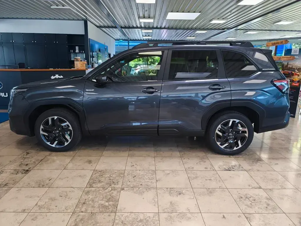 Neu Subaru Forester Exclusive+ 136 PS (100 kW) 2026 Grau SUV